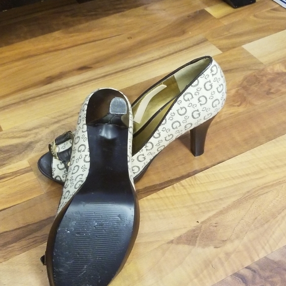 Guess open toe heels - Picture 2 of 2